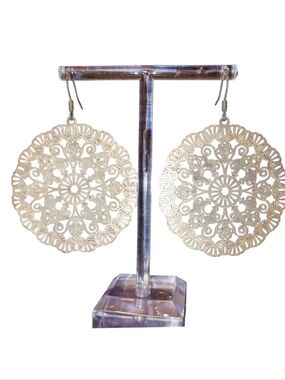 Silver Filigree Mandala Drop Earrings Boho Chic Medallion Cutout Lightweight